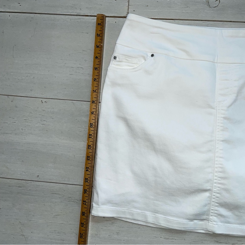 S. C. & Co. White Mini Skirt with Shorts Underneath Size L Front & Back Pockets - Picture 10 of 11
